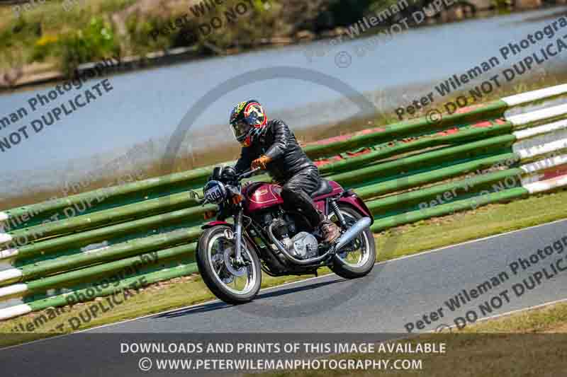 Vintage motorcycle club;eventdigitalimages;mallory park;mallory park trackday photographs;no limits trackdays;peter wileman photography;trackday digital images;trackday photos;vmcc festival 1000 bikes photographs